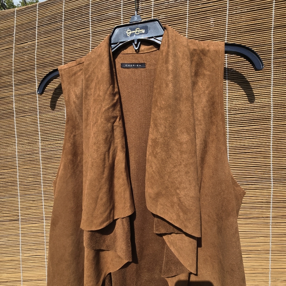 Faux Suede vest medium with fringe M - Picture 3 of 9